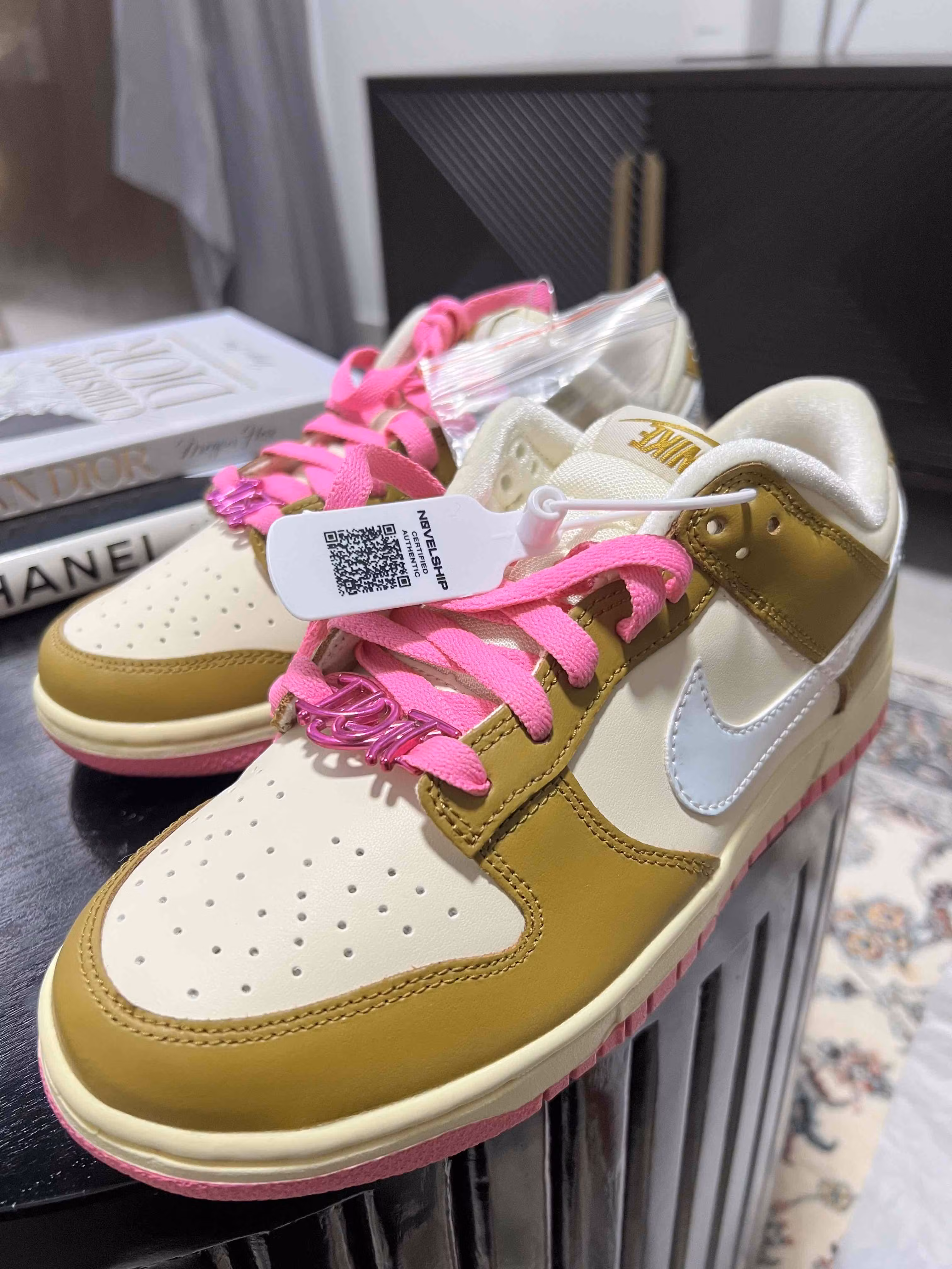 (Women) Nike Dunk Low SE 'Dance - Bronzine Pink' FD8683-700 (Women) Nike Dunk Low SE 'Dance - Bronzine Pink' FD8683-700